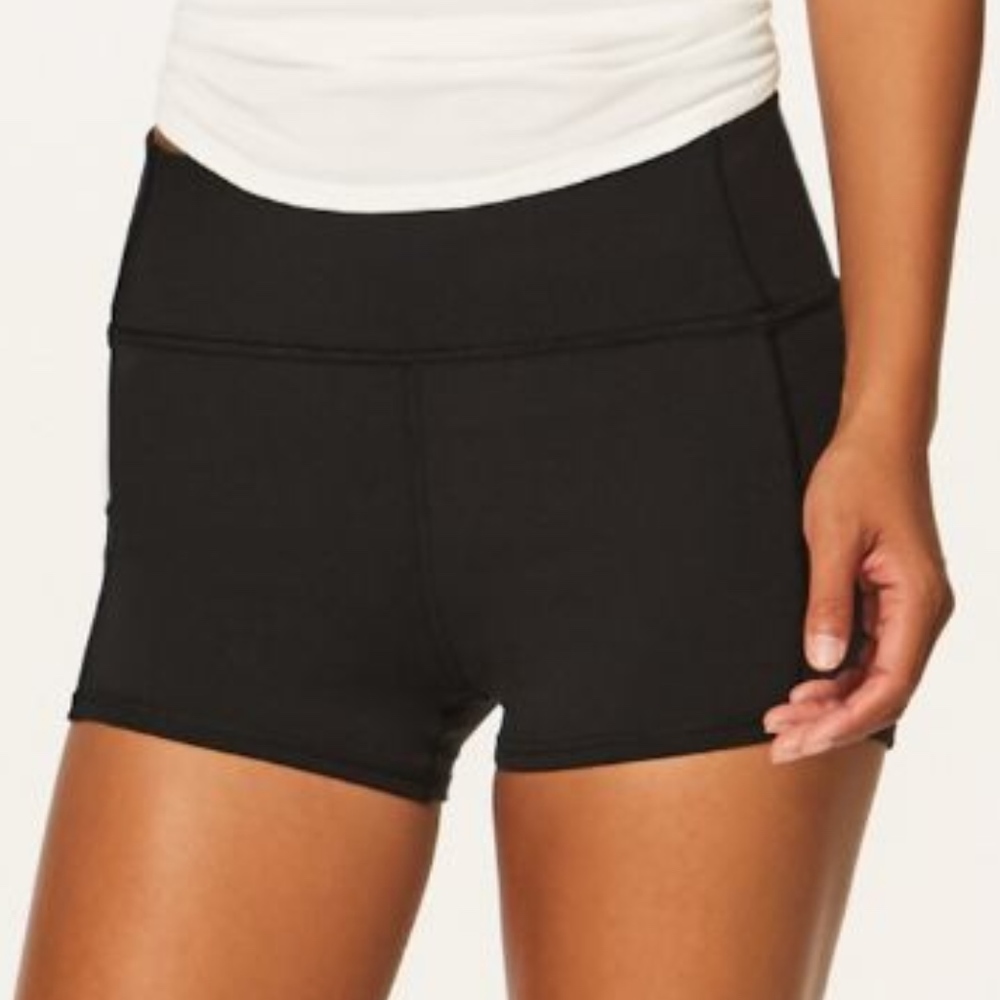 Lululemon In Movement 2.5" *Everlux Short